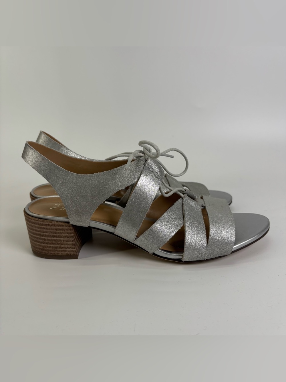 Naturalizer lace up heels 9.5 silver leather